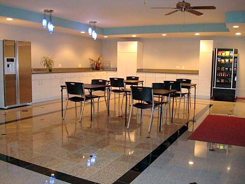 O'Hare Inn & Suites