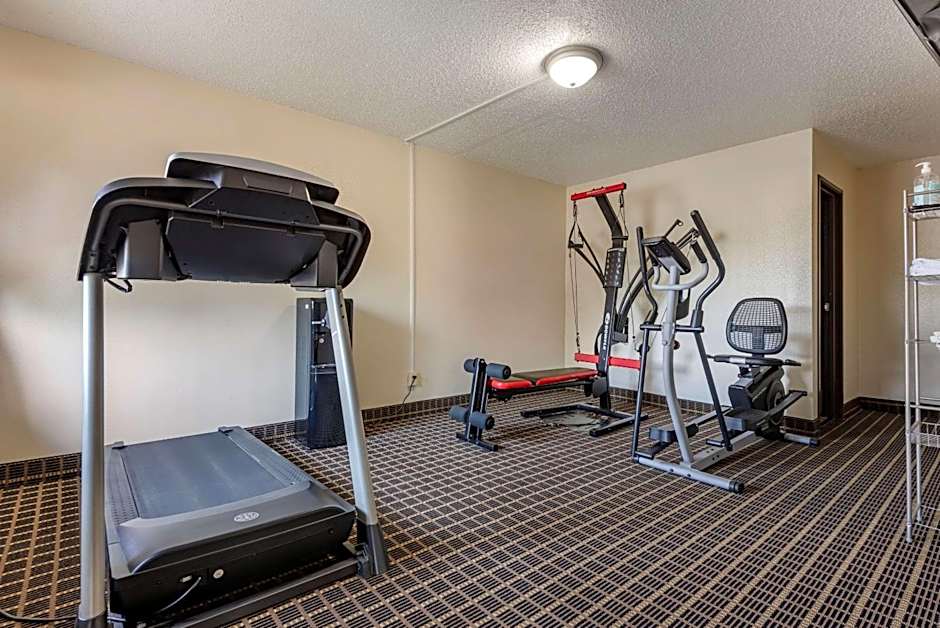 Quality Inn & Suites Warren