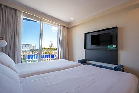 Superior Twin Room with Garden View