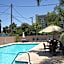 Harbor Inn & Suites