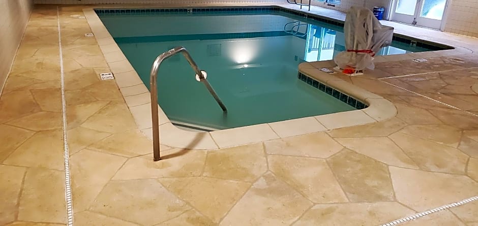 Best Western Plus Airport Inn And Suites