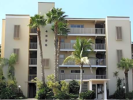 Turtle Crawl Inn - Longboat Key