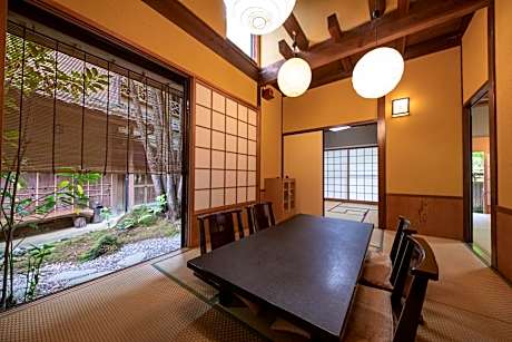 Quadruple Room with Private External Bathroom