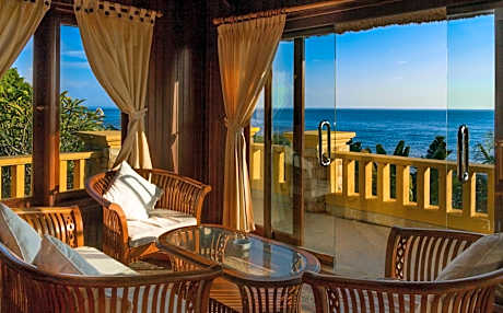 Villa - Beach Front with Private Pool