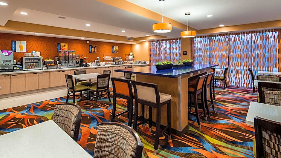 Best Western Plus Fresno Airport Hotel