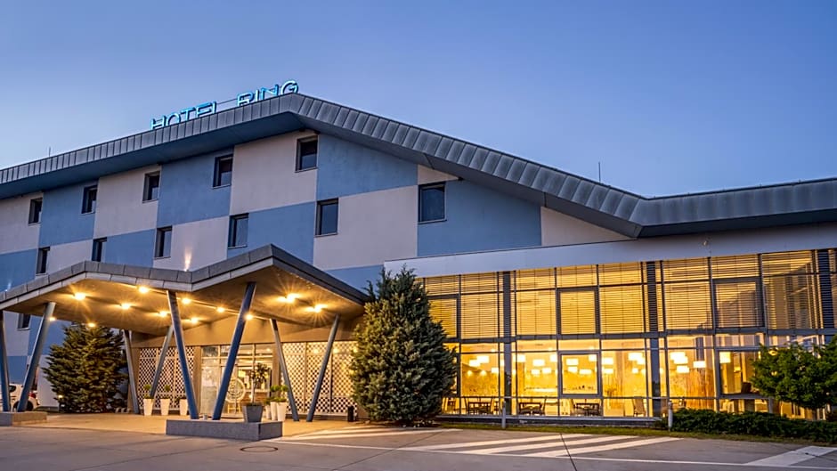 Hotel Ring