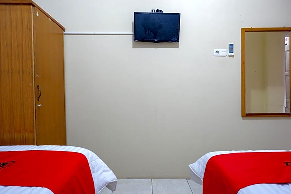 RedDoorz @ Hotel Aulia Majene