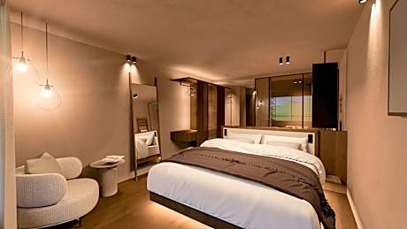 Double Room with Balcony and Lake View