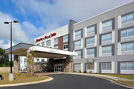 Hampton Inn & Suites by Hilton Charlotte North I 485
