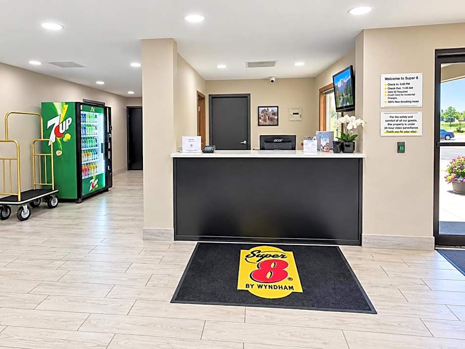 Super 8 by Wyndham Hot Springs