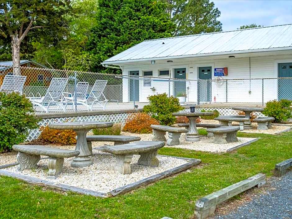 Beach Bum West-O Motel