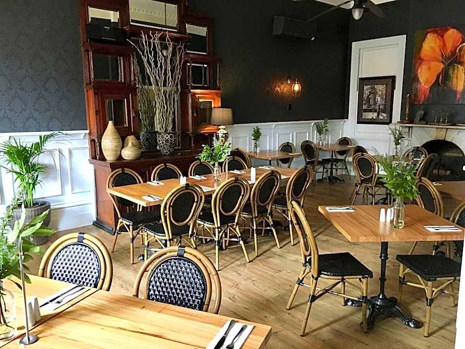 The Grand Hotel Healesville