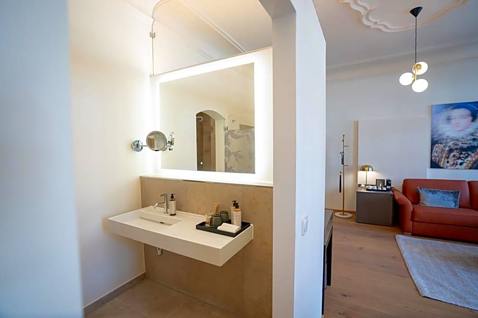 Maxim Suites by Elias Holl