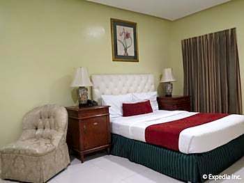 Dreamwave Hotel Lemery