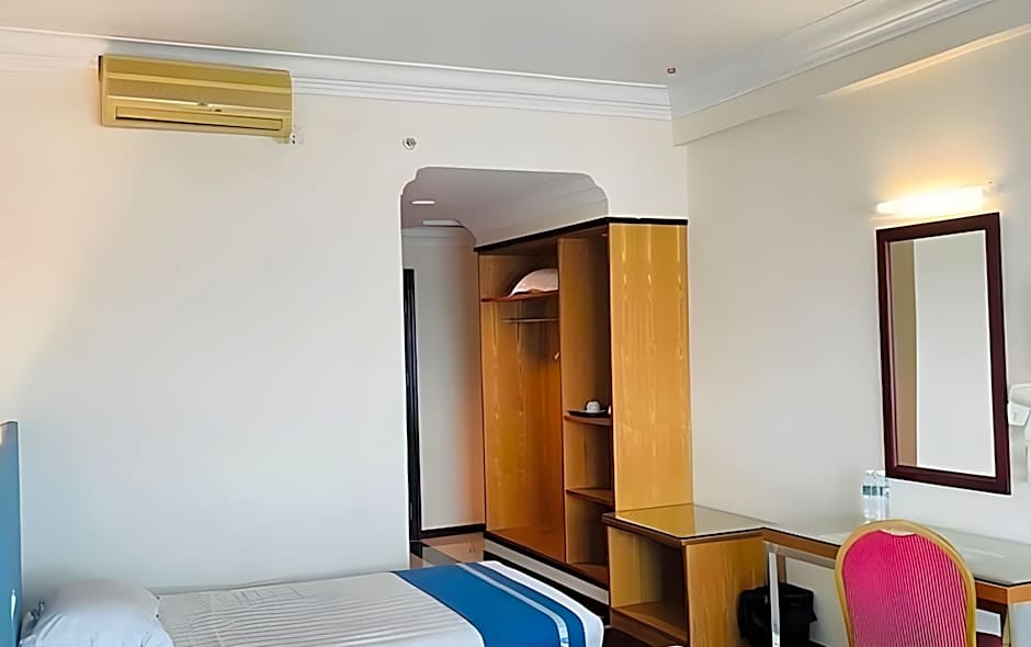Tyng Garden Hotel