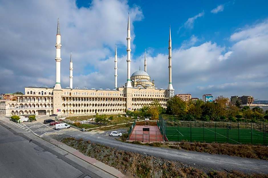 Luxury Airport Hotel By Zazzoni-İstanbul Airport