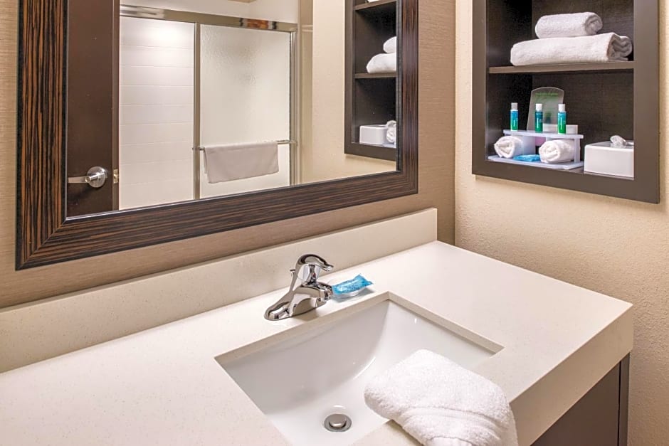 Holiday Inn Express & Suites Monroe By IHG
