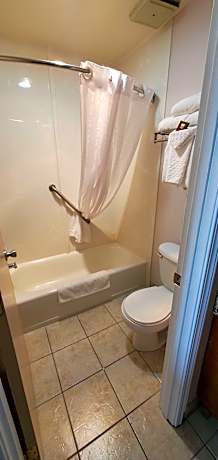 2 QUEEN BEDS,NSMK,MICRFG,INTROM,FULL BREAKFAST