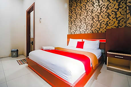 RedDoorz Plus @ Grand City Inn Makassar