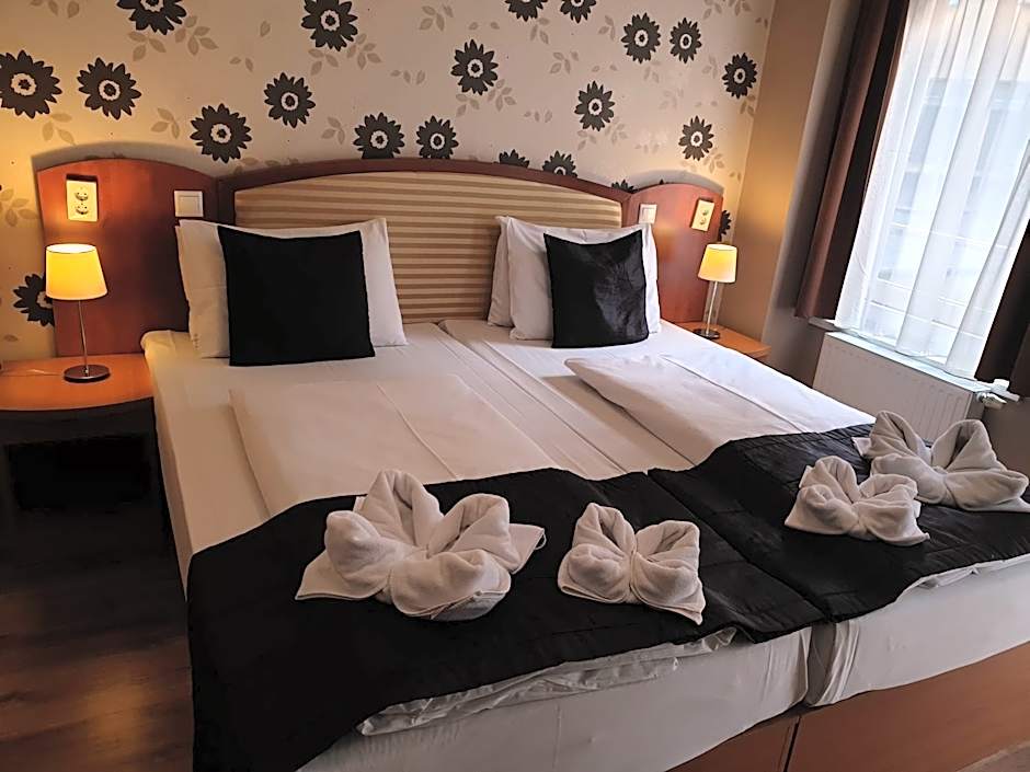 Six Inn Hotel