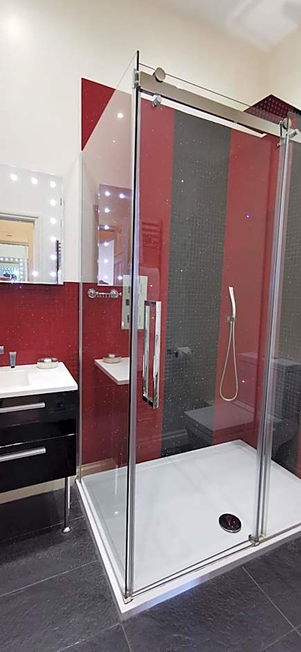 Buccleuch and Queensberry Arms Hotel