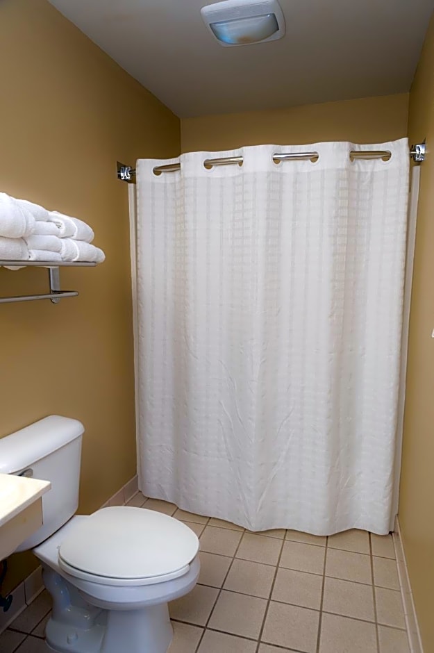 Country Inn & Suites by Radisson, Milwaukee Airport, WI