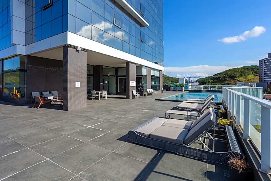 Hilton Garden Inn Praia Brava