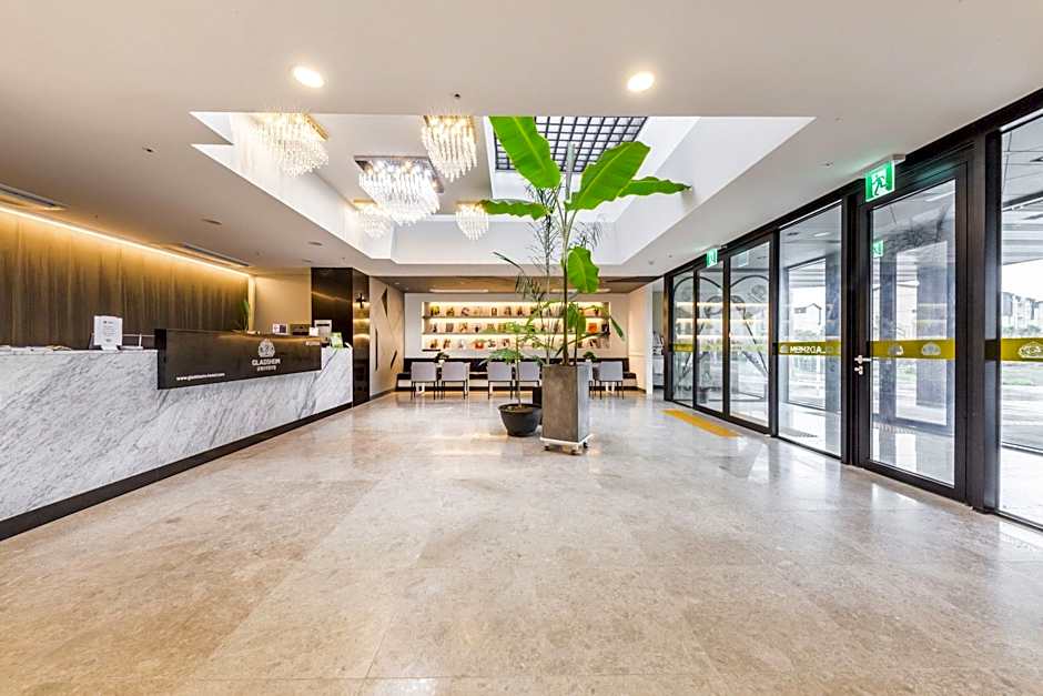 GLADSHEIM HOTEL