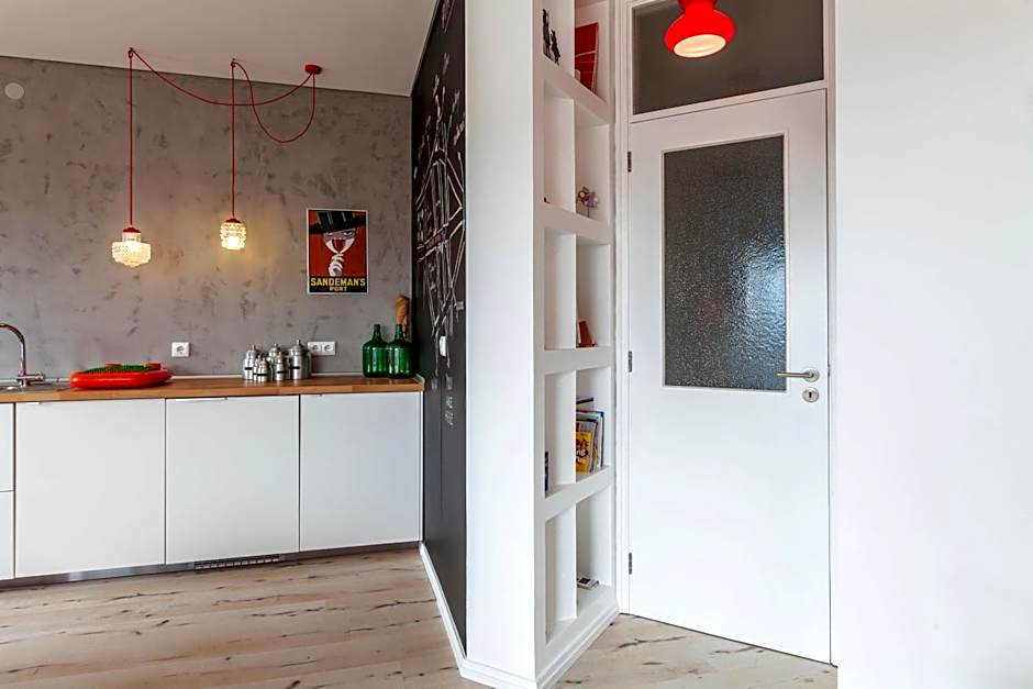 Spacious and Bright City Ap II