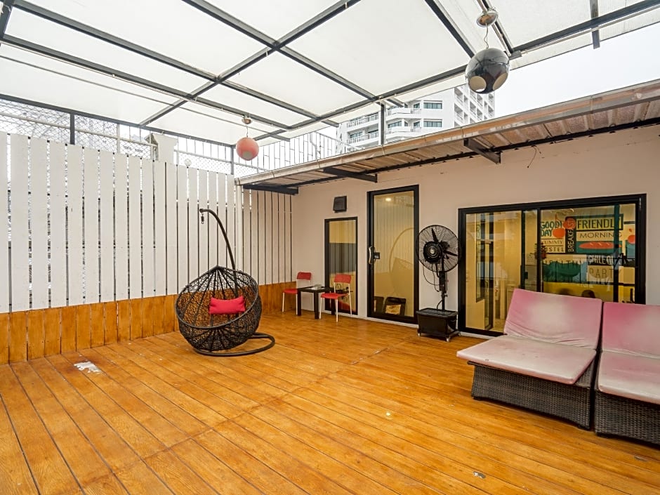 Matchbox Bangkok Hostel