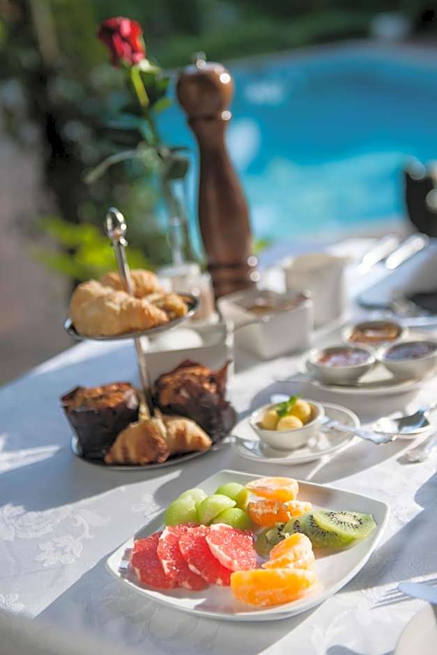 Hacklewood Hill Country House