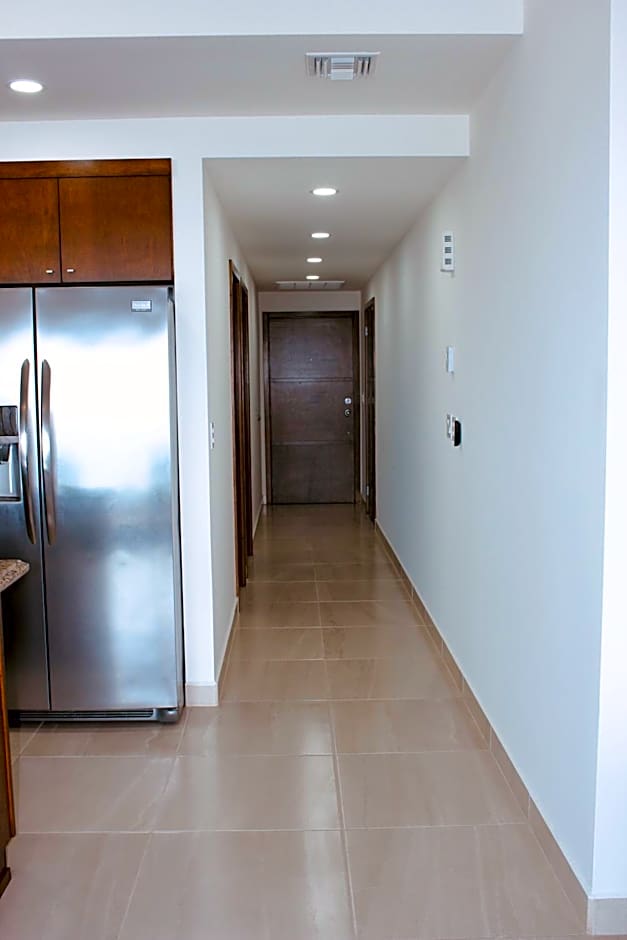 La Jolla Excellence, Exclusive Front Beach!