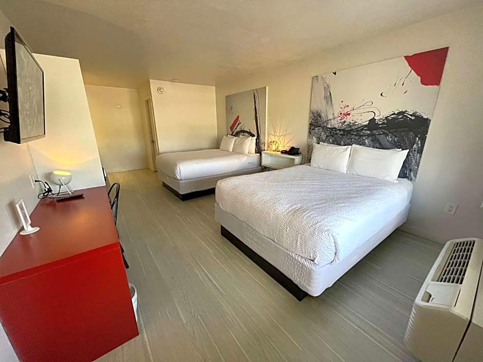 Newly Room in cozy hotel with Super location to the Parks