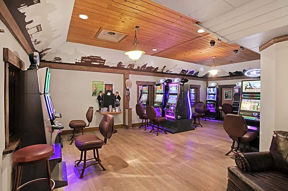 Guest House Inn & Suites