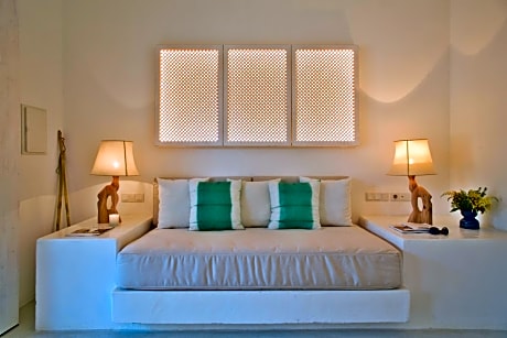 Deluxe Family Suite with Sea View