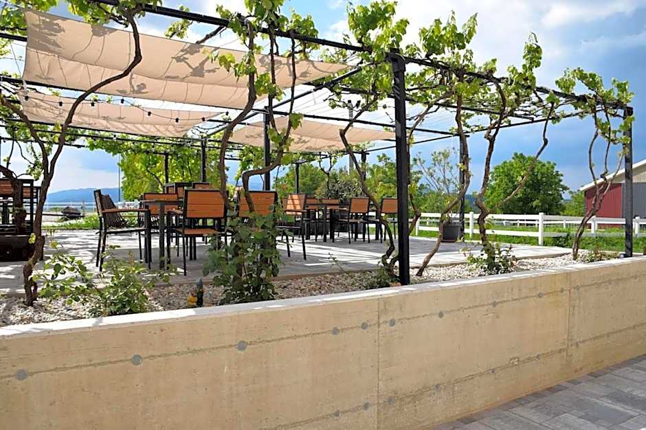 Tourist Farm HOTEL FROST