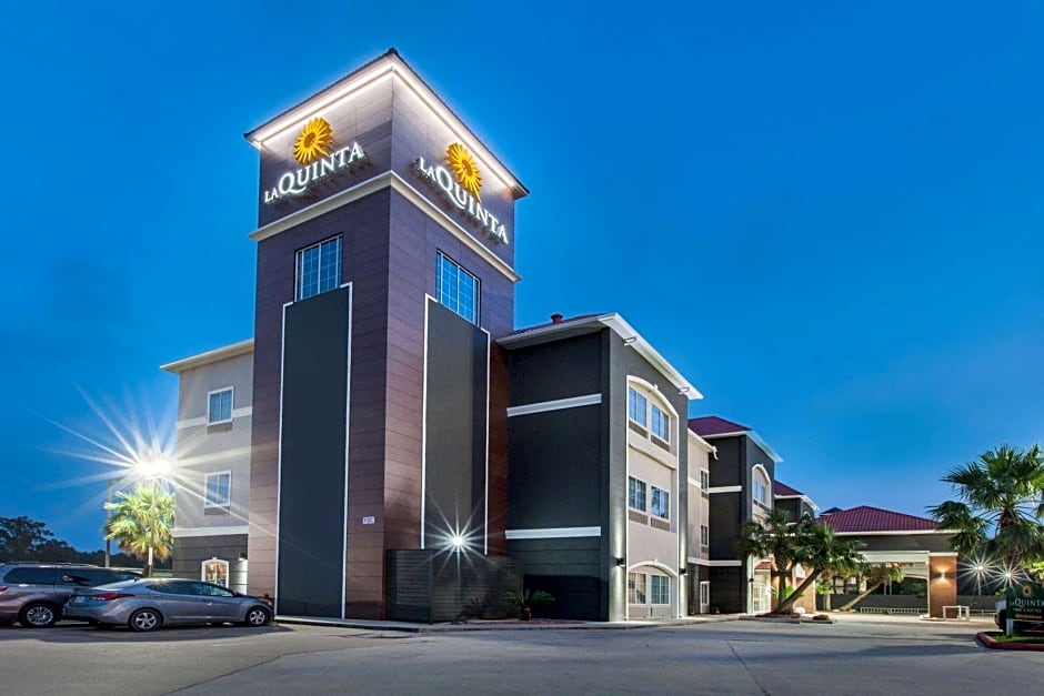 La Quinta Inn & Suites by Wyndham Houston New Caney