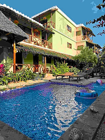 Peace And Color Limited Guest House