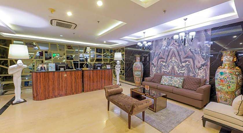 Royal Regantris Cendana 