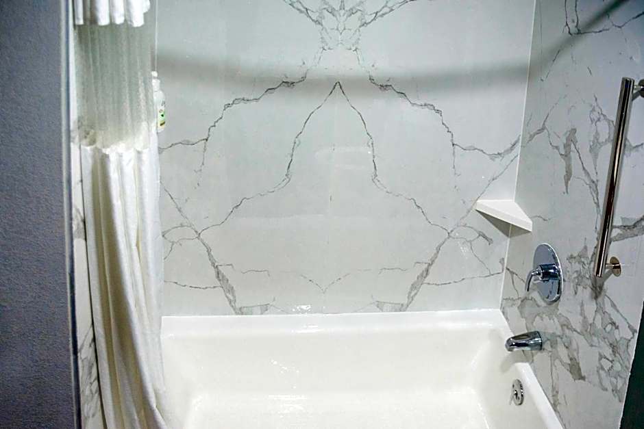 La Quinta Inn & Suites by Wyndham Fayetteville I-95