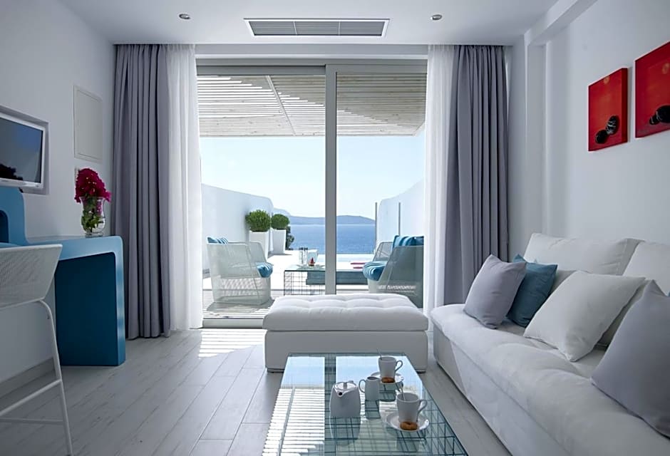 Photo 1 of 7 of Suite, Seafront