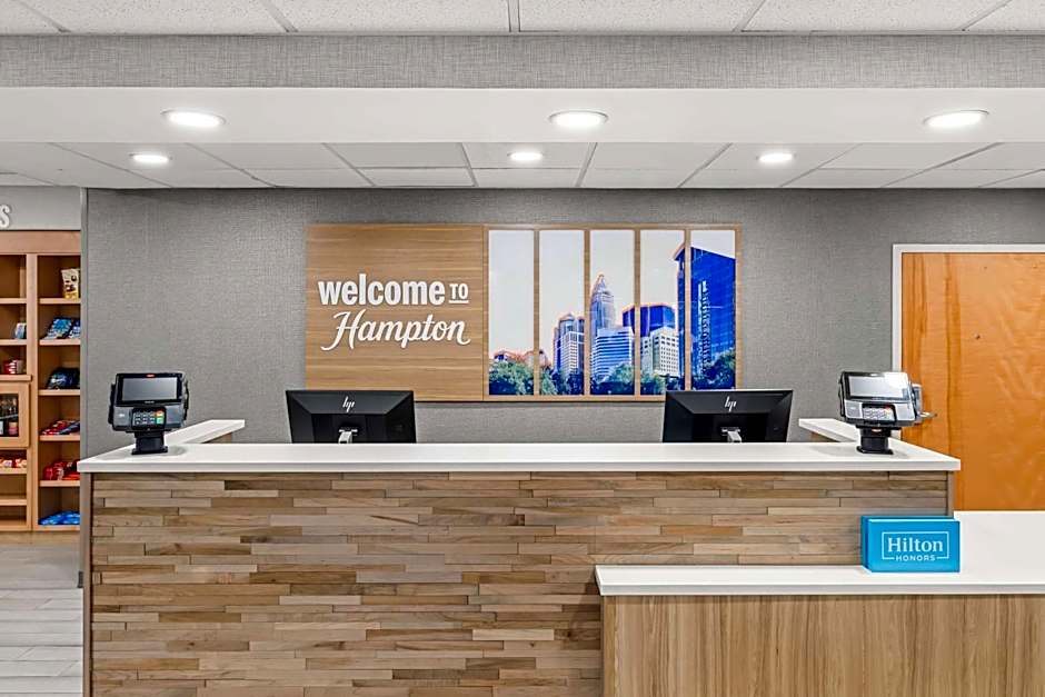Hampton Inn By Hilton & Suites Charlotte-Airport