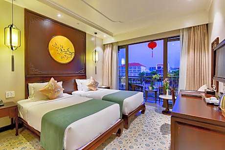 Super Deluxe Twin Room with Balcony and River View