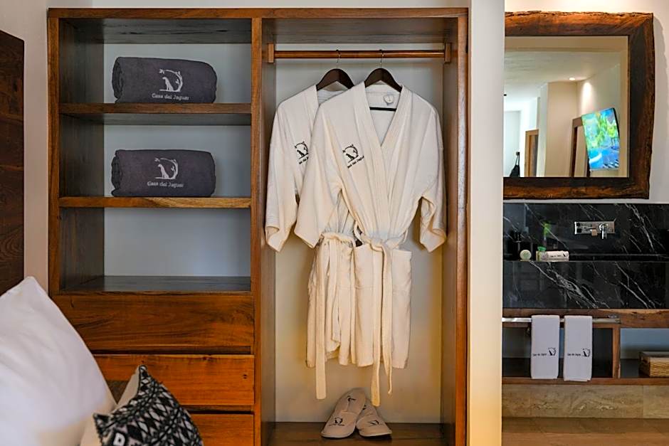 Casa del Jaguar Beach Hotel