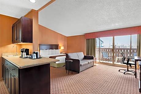 King Room with Kitchenette - Non-Smoking