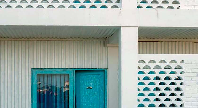 Paras Paros Marina Lodge