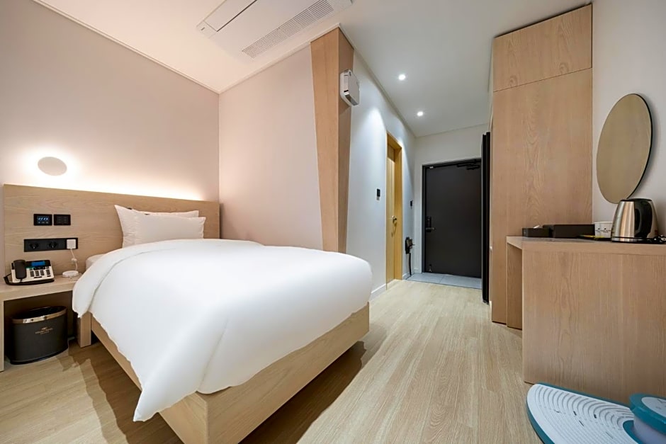 Hound Hotel Mokpo Peace Plaza