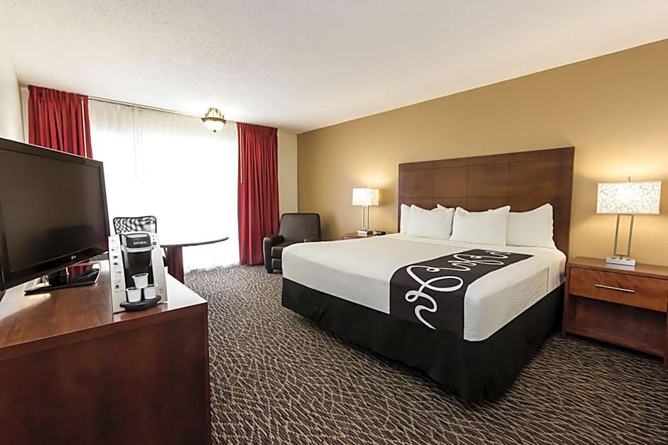 La Quinta Inn & Suites by Wyndham Clearwater Central