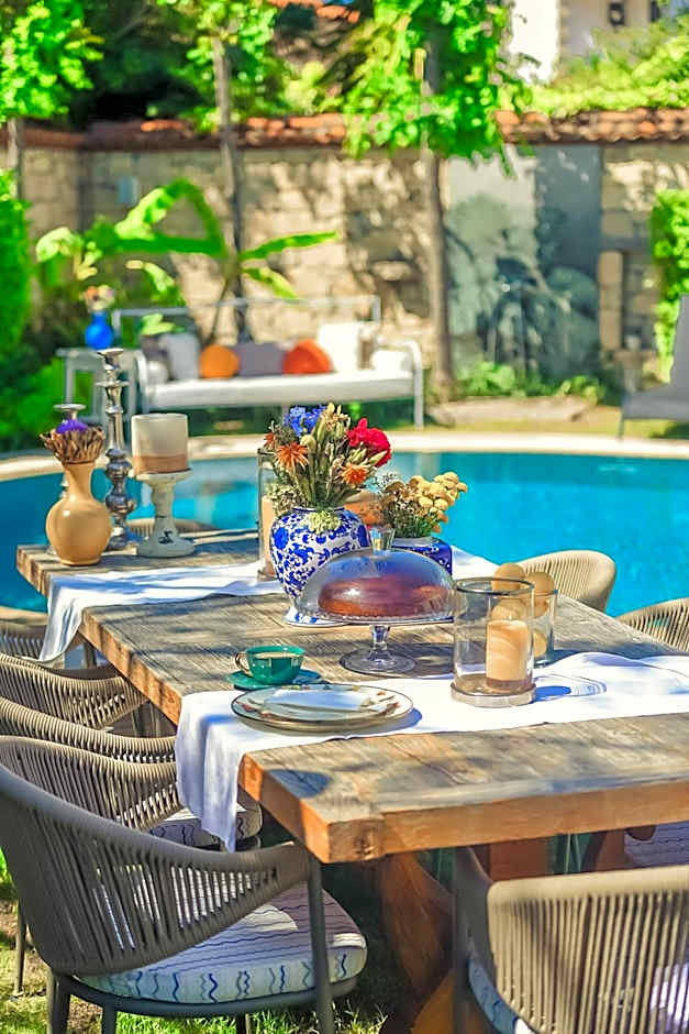 ZEYHOUSE ALACATI