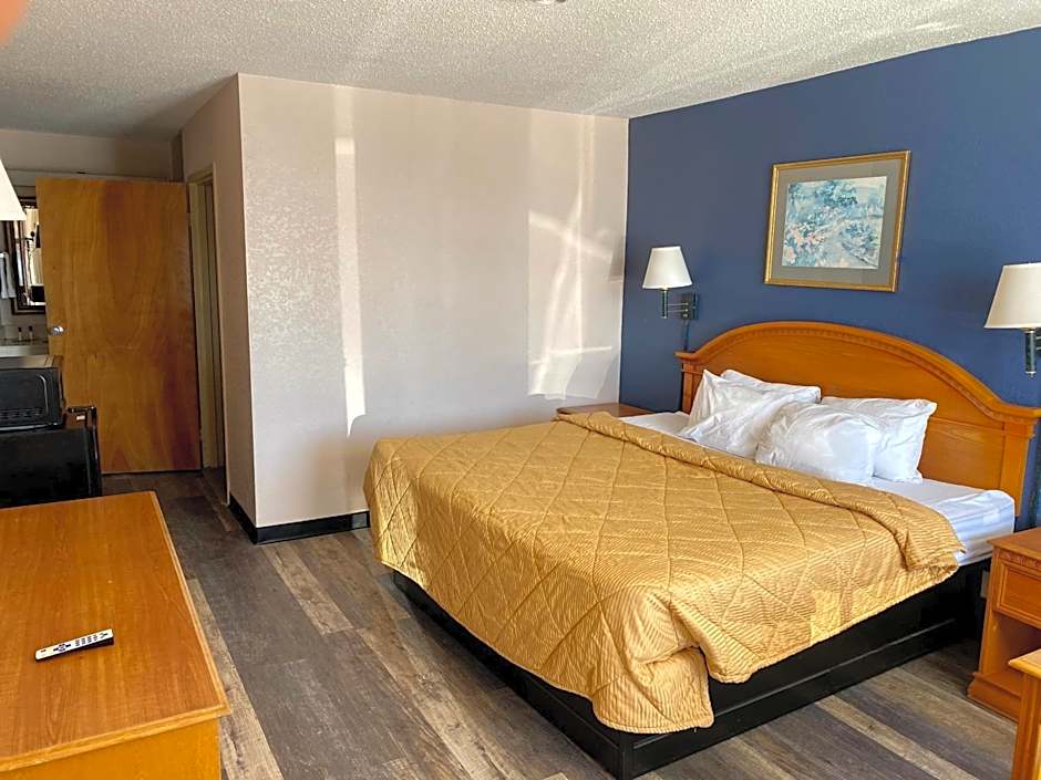 Motel 6 Marianna, FL